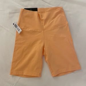 NWT Aritzia TNA Chill Hi-Rise Biker Short 7” Apricot Peach XS/TP